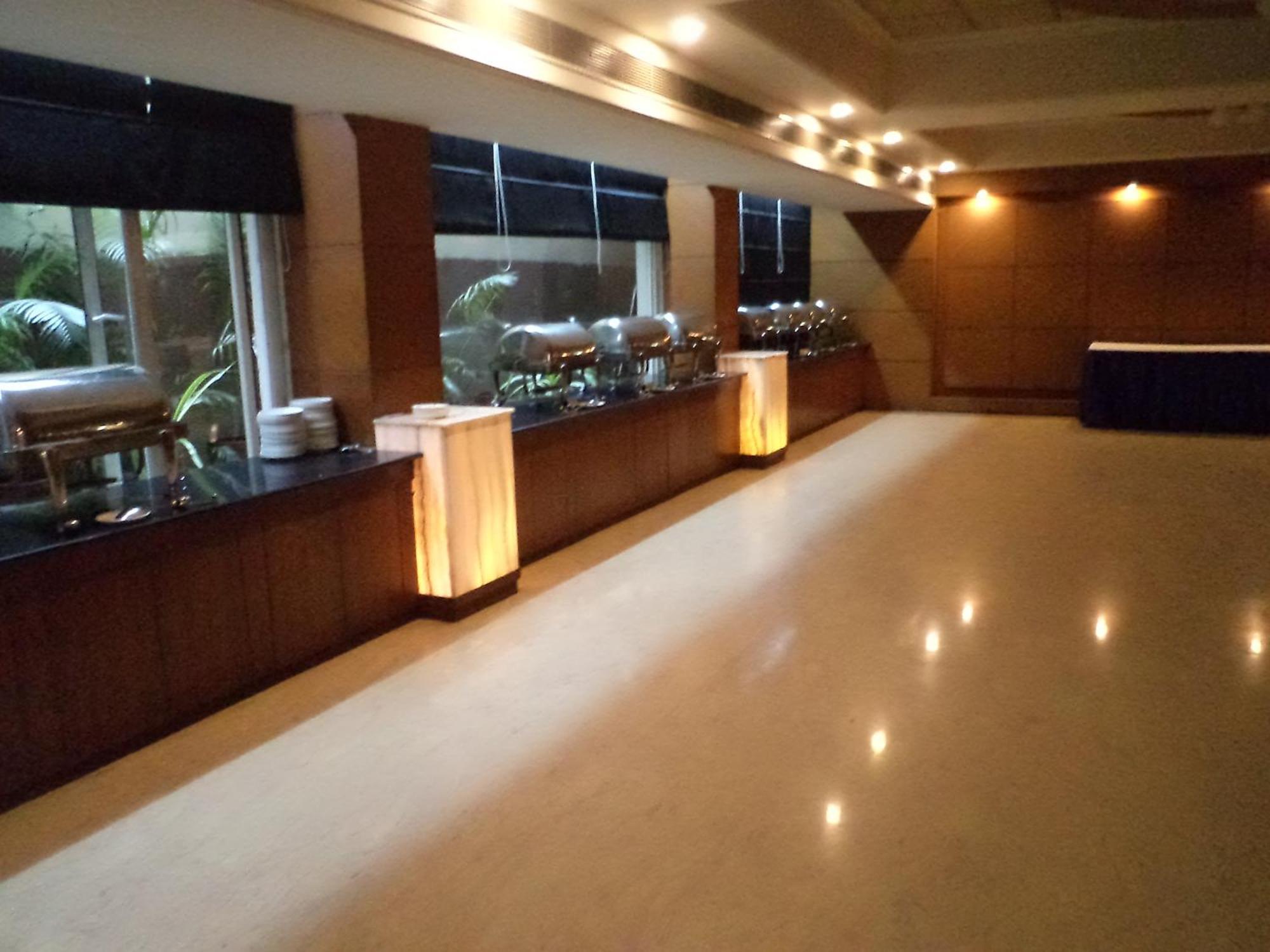 Inn Riviera Джамму Экстерьер фото