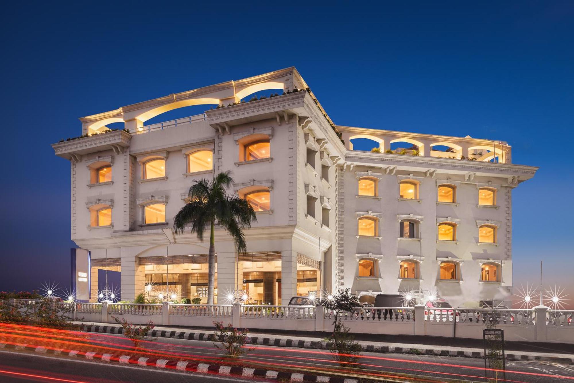 Inn Riviera Джамму Экстерьер фото